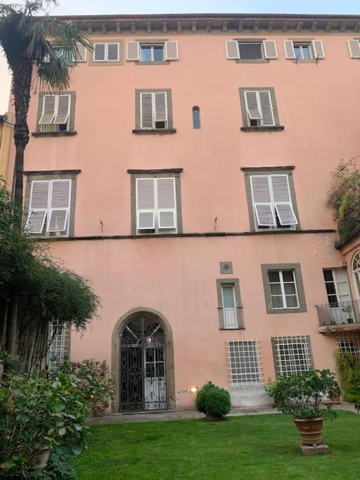 Loft Moderno Ubicato Nel Centro Storico Di Lucca Apartment Екстериор снимка